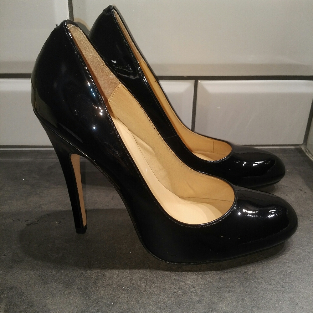 Expression Black Patent Leather Pumps (4" heel)